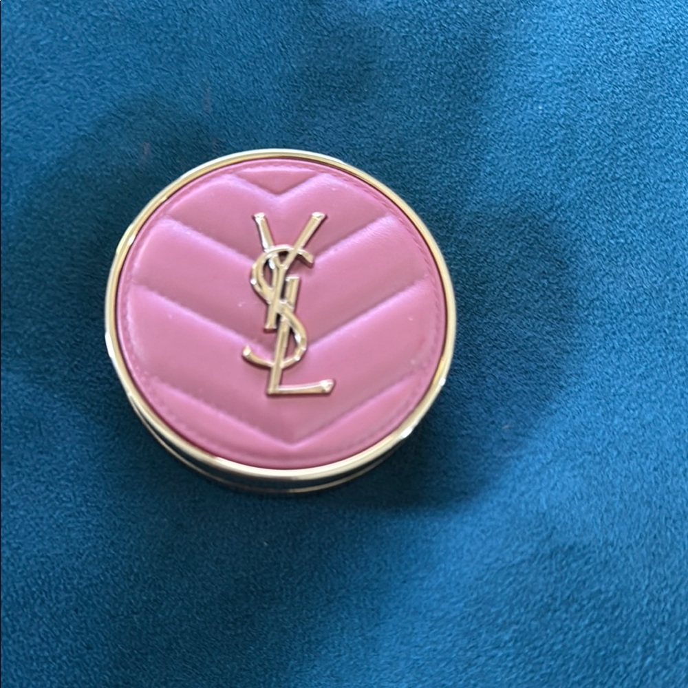 Yves Saint Laurent make me blush 44